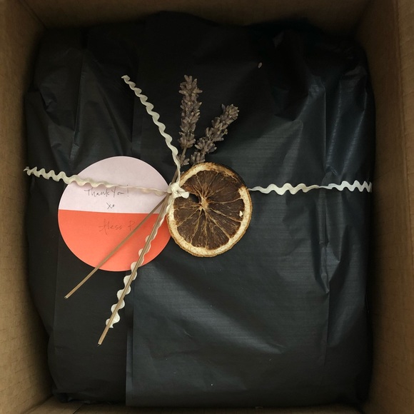 Meet your Posher, Aless - Picture 3 of 6